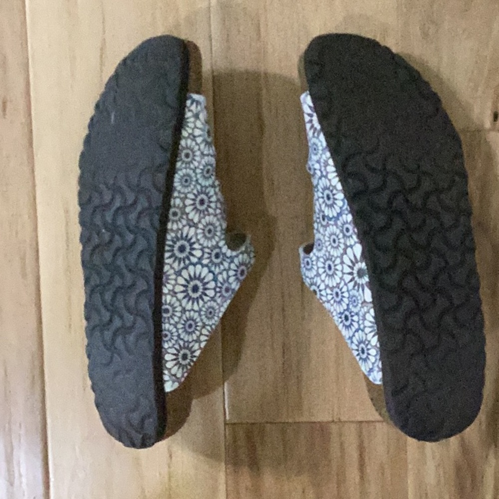 Papillio sandals 39 narrow used but still awesome… 3 strap adjustable sandal - Picture 2 of 3